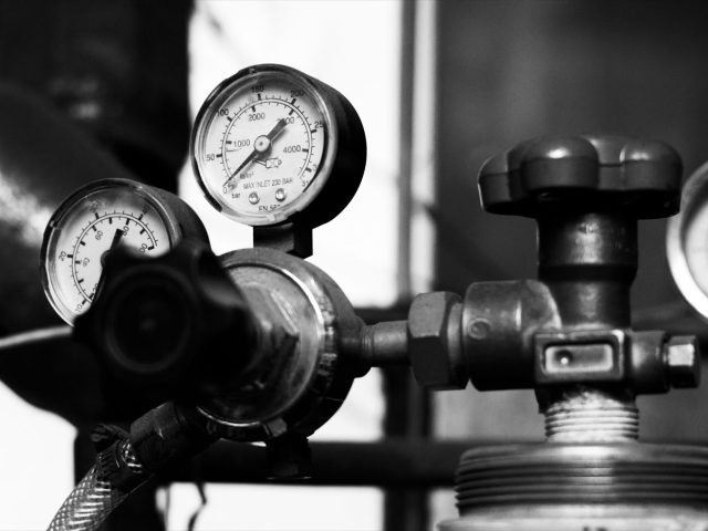 Régler débit et pression pour économiser eau et énergie