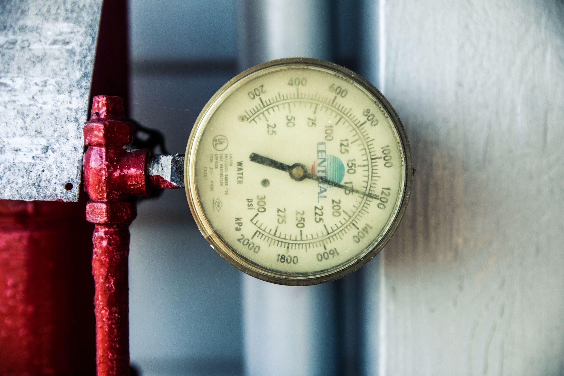 Installer un surpresseur domestique et régler la pression